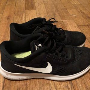 Nike free runs